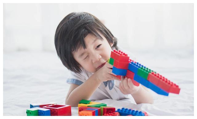 巴菲特继续“瘦身”银行股：伯克希尔哈撒韦Q2疑再减持69亿美国银行(BAC.US)持仓